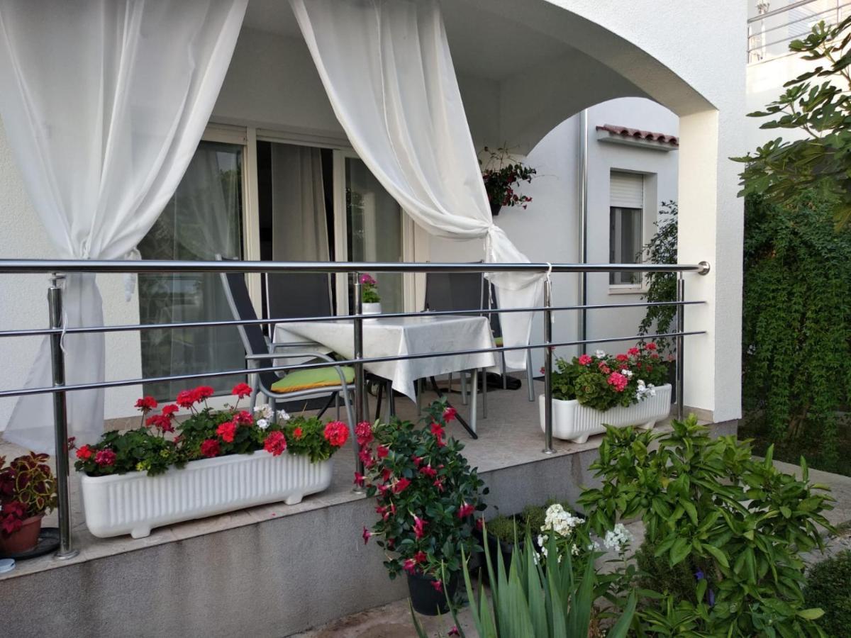 Radenka Zafron Apartment Vodice Exterior foto